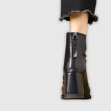 Izabela – Wygodne skórzane botki z noskiem i cholewką do kostki