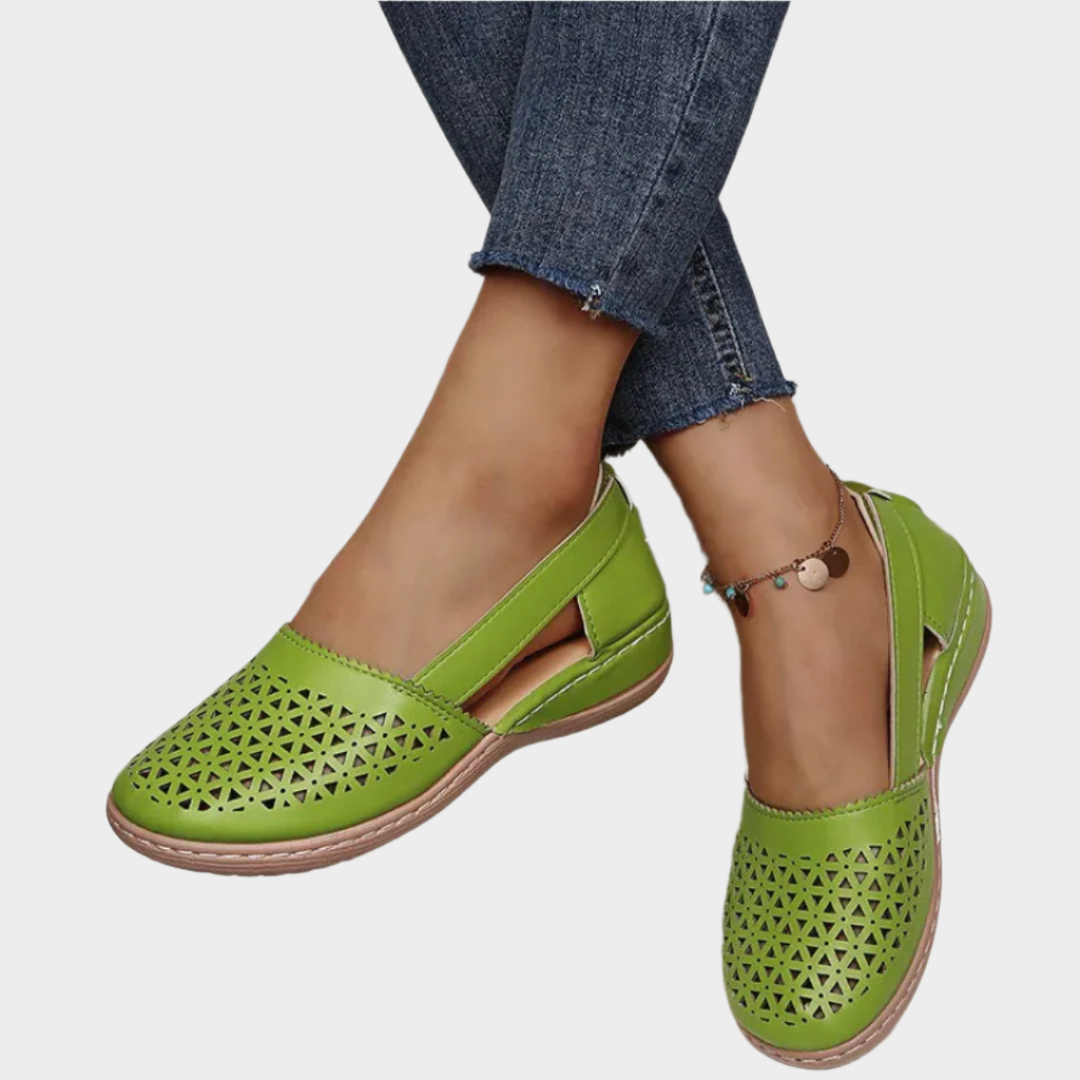 Anatomiczne Baletki z Wycięciami i Wstążką