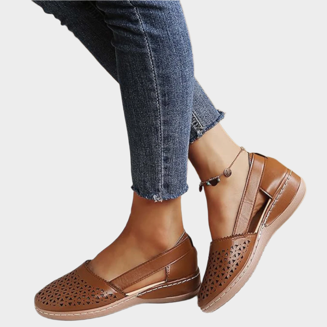 Anatomiczne Baletki z Wycięciami i Wstążką