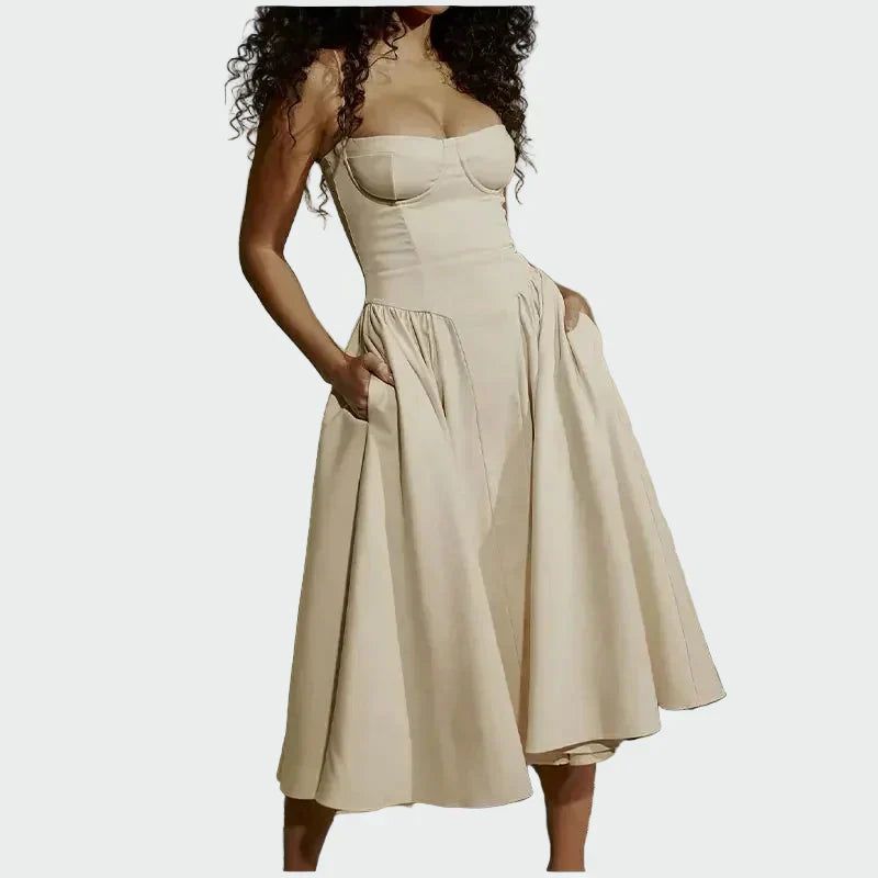 Sukienka maxi z satyny z cienkimi ramiączkami