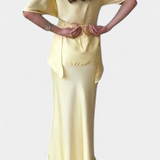 Komplet Sara z Topem z Krzyżującymi się Ramiączkami i Lekką Spódnicą