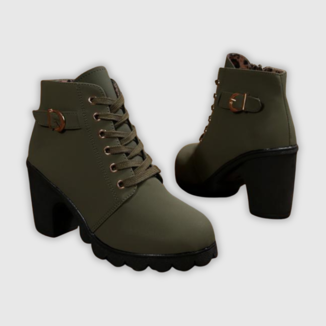 Katnia – Eleganckie botki na obcasie z metalową klamrą