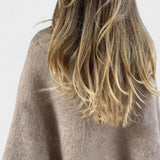 Lucja - Krótka kurtka z eleganckimi, lekko opadającymi rękawami